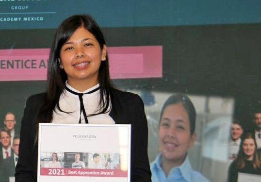 Reconocen a egresada del Centro de Formación Dual de Volkswagen de México