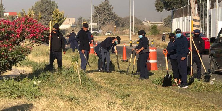 Cadetes de la Academia SSC Puebla realizan jornadas de proximidad en Bosques de San Sebastián