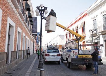 Cobro de alumbrado público, decisión de municipios: MBH