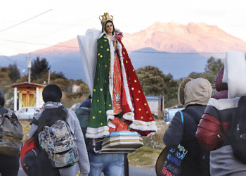 “Madre, líbranos  del coronavirus”