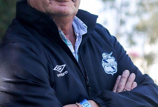 Puebla Femenil presenta a nuevo timonel