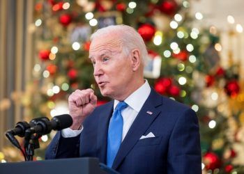Biden prepara a EE.UU. para ola de ómicron: 500 millones de test y más personal