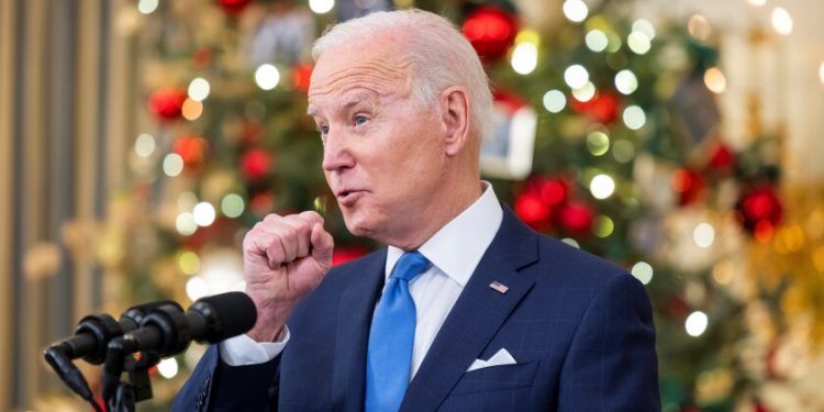 Biden prepara a EE.UU. para ola de ómicron: 500 millones de test y más personal