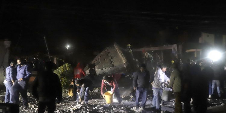 SEGOB reporta seis muertos por explosión de polvorín en Felipe Ángeles; dos eran niños