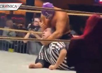 Luchador apuñala en la cabeza a un árbitro en plena pelea