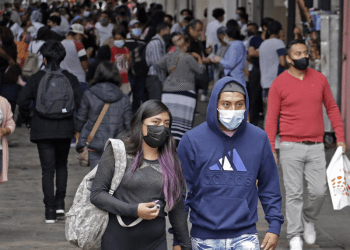 Detectan tres posibles infectados con Ómicron