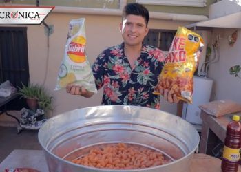 Joven prepara la botana más grande del mundo; gastó 2 mil pesos (VIDEO)