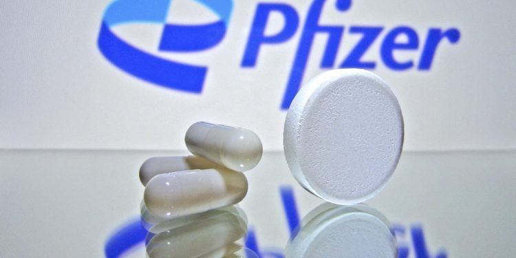 Pfizer anuncia que su pastilla Paxlovid es 89% efectiva contra COVID-19