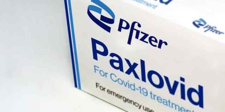 Paxlovid, la pastilla anti COVID de Pfizer, podría usarse en Europa en caso de emergencia