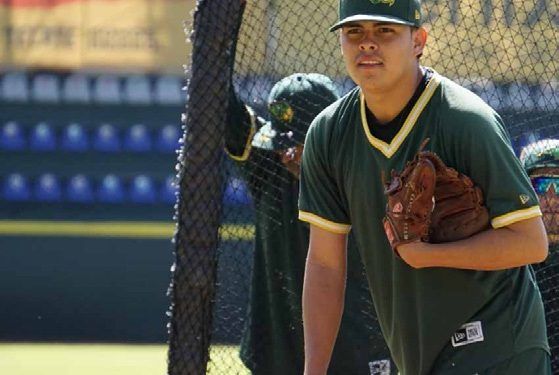 Van Pericos y Acereros por el título