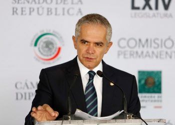 Fiscalía detalla desvíos millonarios de exfuncionarios de la Ciudad de México