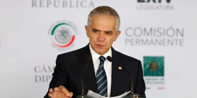 Fiscalía detalla desvíos millonarios de exfuncionarios de la Ciudad de México