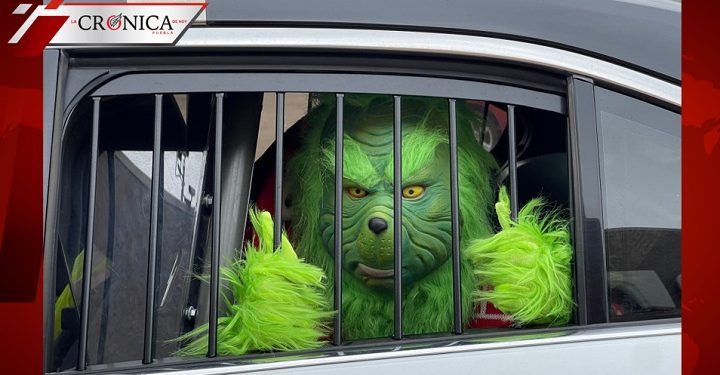 Policía se hace viral por broma sobre detención de El Grinch en centro comercial