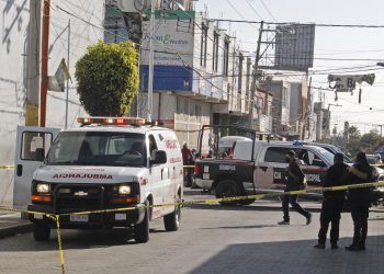 Indigente muere al interior de la zona de cajeros de cobro en Telmex Texmelucan