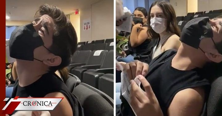 Joven muestra completo temor antes de recibir vacuna contra COVID-19 (VIDEO)