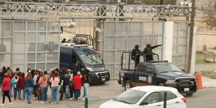 Riña en penal de Nuevo León deja seis reos lesionados