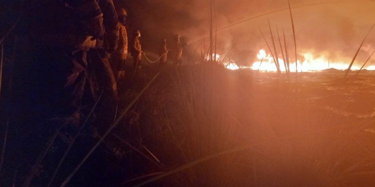 Se registra explosión en ducto de Pemex en Huimanguillo, Tabasco