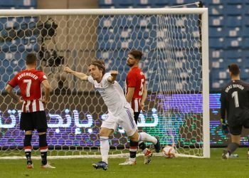 Real Madrid es campeón de la Supercopa de España; derrota 2-0 al Athletic Club