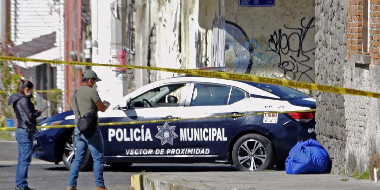 Hallan cadáver envuelto entre plásticos en La Libertad
