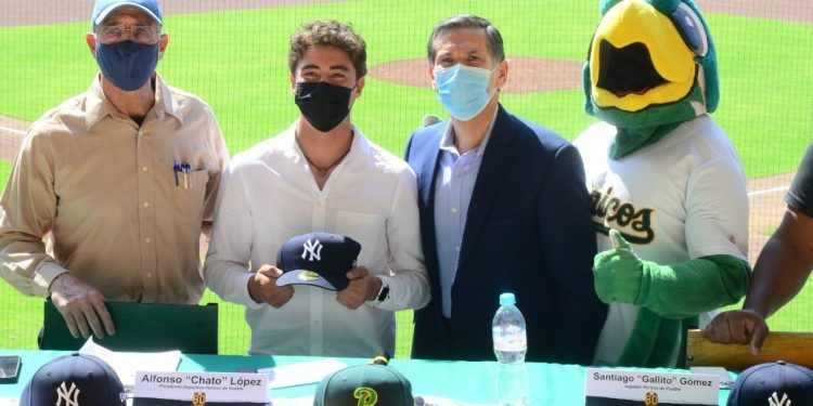 El poblano Santiago ‘Gallito’ Gómez se va con los Yankees de NY
