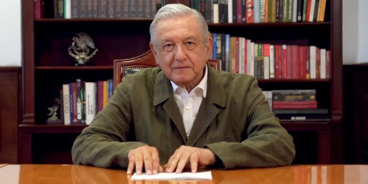 AMLO reaparece en video tras visita al hospital    