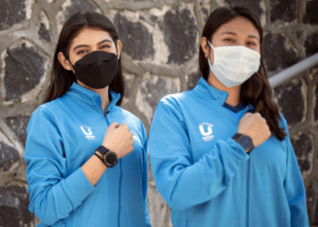 Entregan relojes inteligentes a deportistas