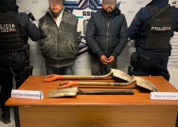En flagrancia, detienen a dos presuntos huachicoleros en Coronango 