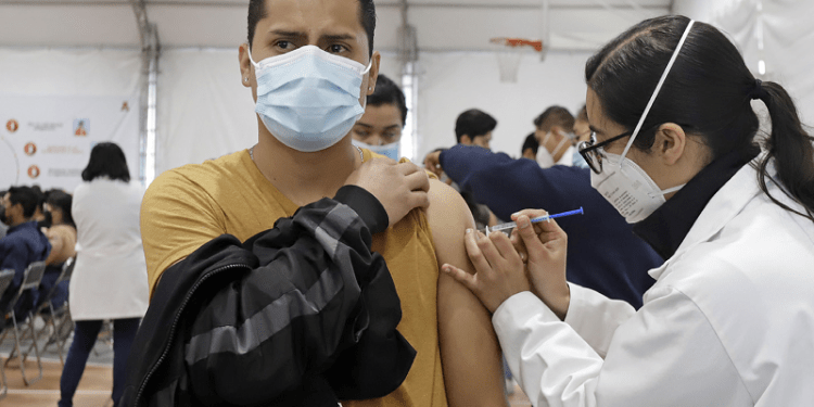 Prevén cresta de contagios por cuarta ola, en 10 días
