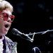 Elton John da positivo a COVID y suspende gira