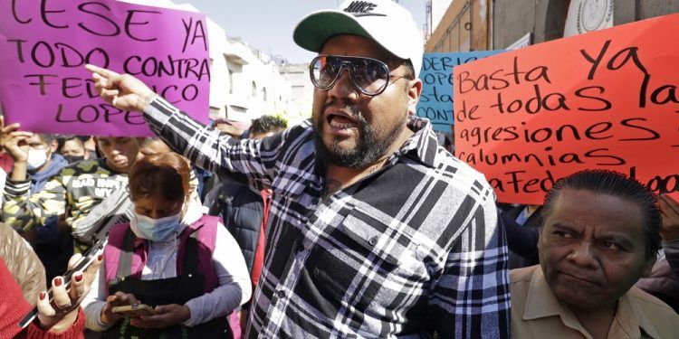 Barbosa revela detención del líder ambulante «El Fede» en Puerto Escondido
