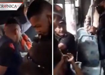 Policía de CDMX evita linchamiento de ladrón; pasajeros lo detuvieron en camión