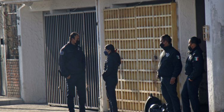 Hallan sin vida a ex elemento de la SSP Puebla en Valle Dorado