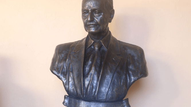 Develan efigie de Pedro Ángel Palou