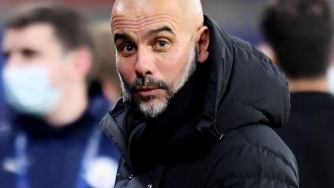 Pep Guardiola, DT del Manchester City, otro más contagiado de COVID-19