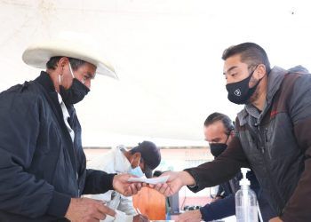 Reciben indemnización afectados por granizada en Tlachichuca