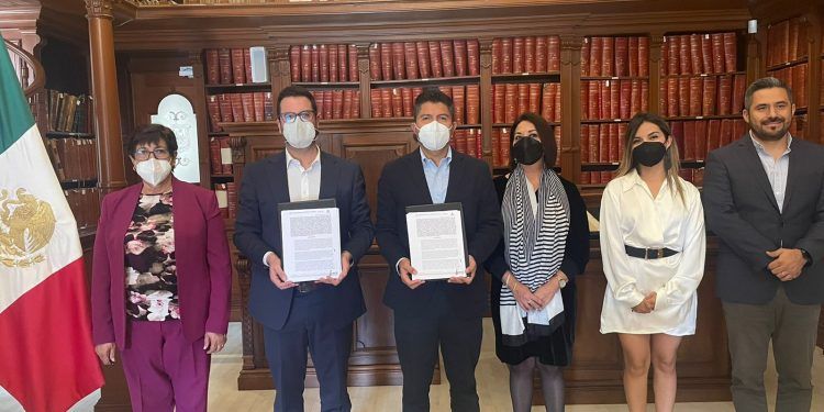 Ayuntamiento de Puebla e Insus firman convenio de colaboración para regularización del suelo