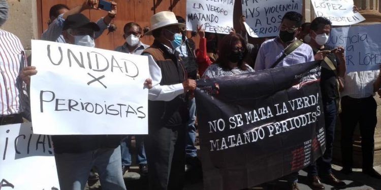 Periodistas protestan por último colega asesinado en Oaxaca 