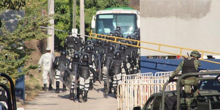 Un motín en un penal de Acapulco deja al menos 20 policías heridos