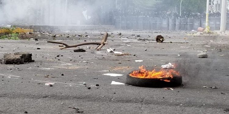 Migrantes de África y Haití confrontan a la Guardia Nacional en Chiapas