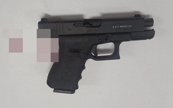 Menor de 12 años se dispara en la mano tras llevar pistola a la secundaria en CDMX