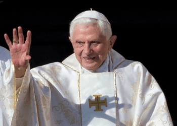 Benedicto XVI rechaza encubrimiento de casos de abuso sexual de sacerdotes
