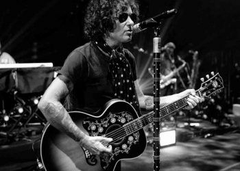 Enrique Bunbury se despide de los escenarios por problemas respiratorios
