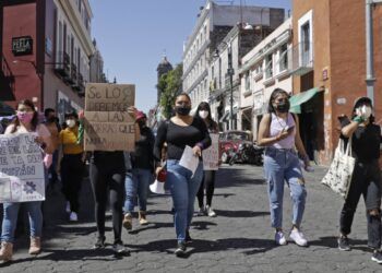 Feministas exigen la localización de mujeres desaparecidas en Puebla