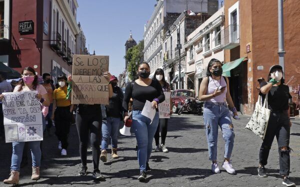 Feministas exigen la localización de mujeres desaparecidas en Puebla