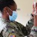 Ejército de EE.UU. da de baja a soldados que rechazan vacuna Covid-19