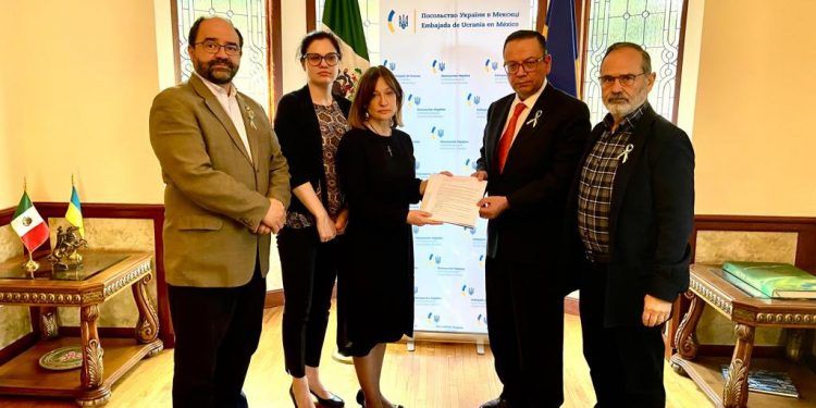Legisladores de Ucrania piden armas y ayuda humanitaria y militar a México