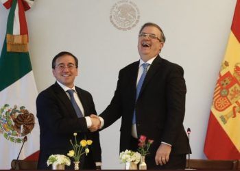 España apuesta por «acelerar» relación con México pese a la polémica «pausa»