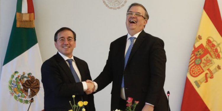 España apuesta por «acelerar» relación con México pese a la polémica «pausa»