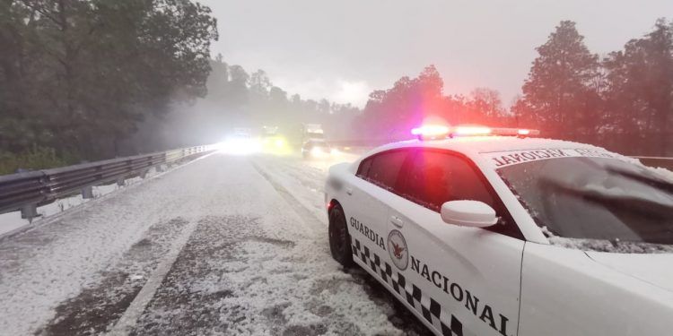 Cierran tramo de la autopista México-Puebla por granizada 