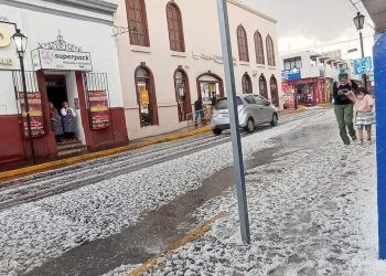 Granizo pinta de blanco a Ciudad Serdán y San José Chiapa